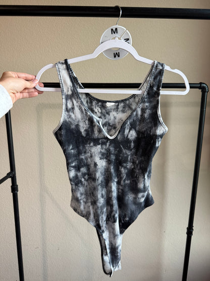 ( Size M) Black & White Marble Bodysuit