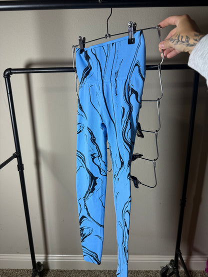 (Size S) Naturyl Blue & Black Marble Leggings