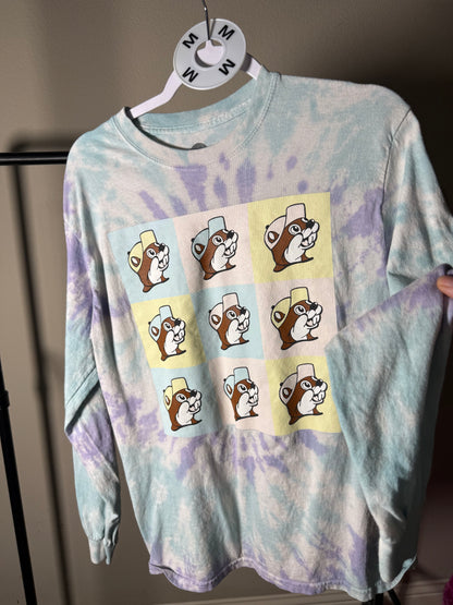 (Size M) Buc-ee’s Tie-Dye Graphic Long-Sleeve