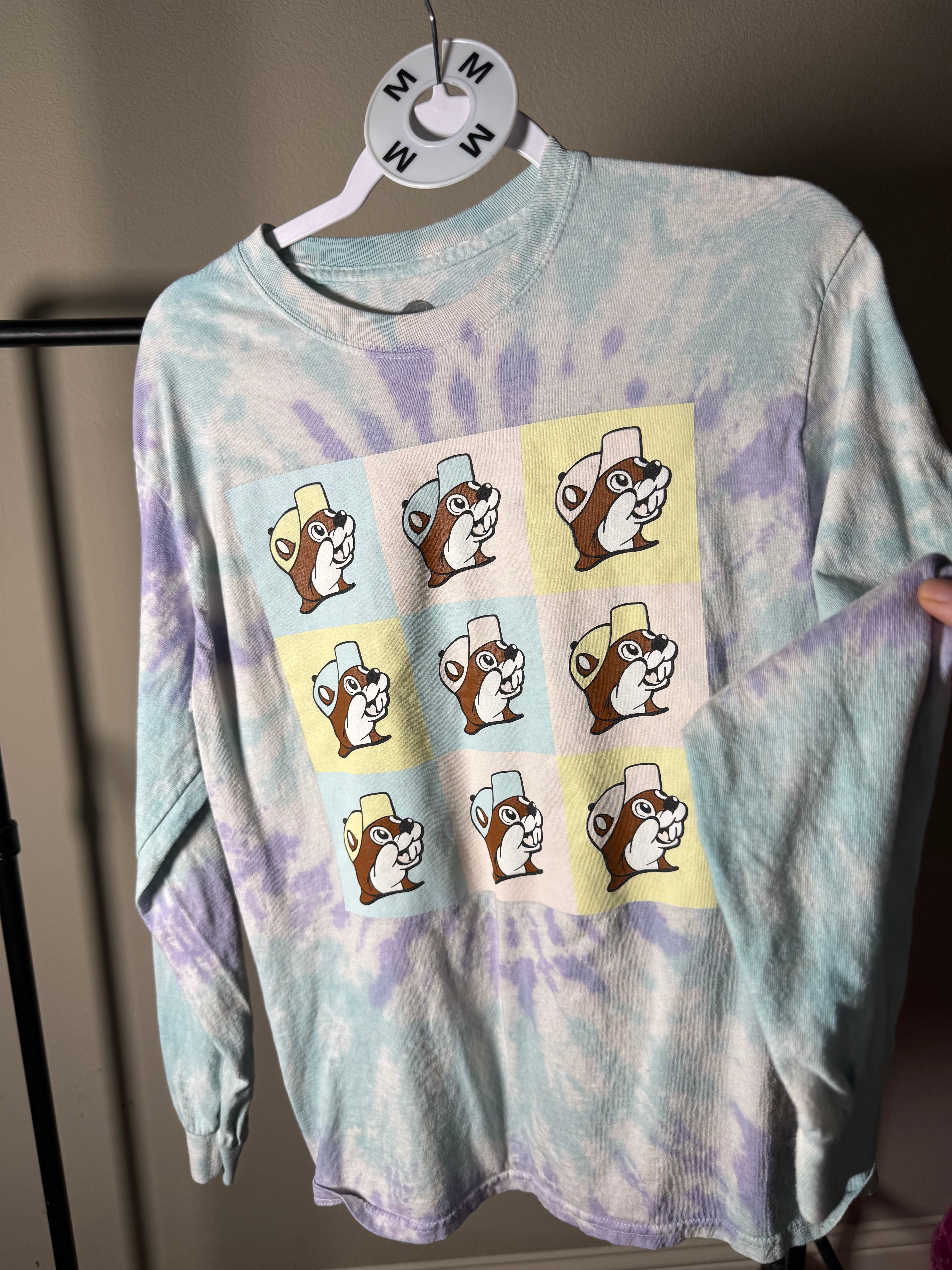 (Size M) Buc-ee’s Tie-Dye Graphic Long-Sleeve