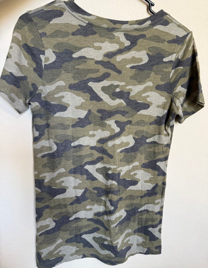 (Size S) Camo V-Neck