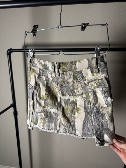 (Size S) Camo Mini Skirt