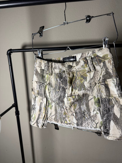 (Size S) Camo Mini Skirt