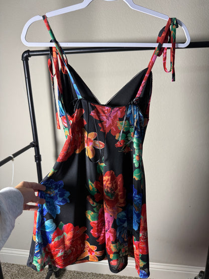 (Size S) LULUS Floral Dress