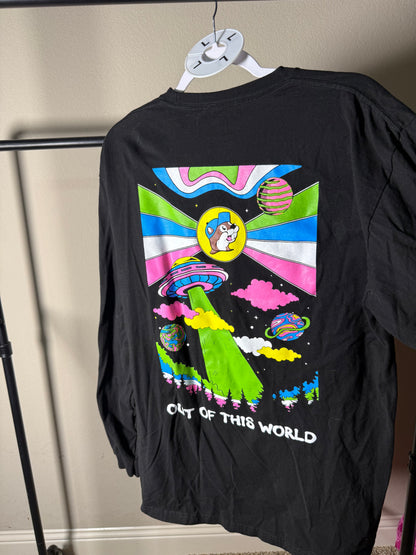 (Size L) Buc-ee’s Graphic Long-Sleeve