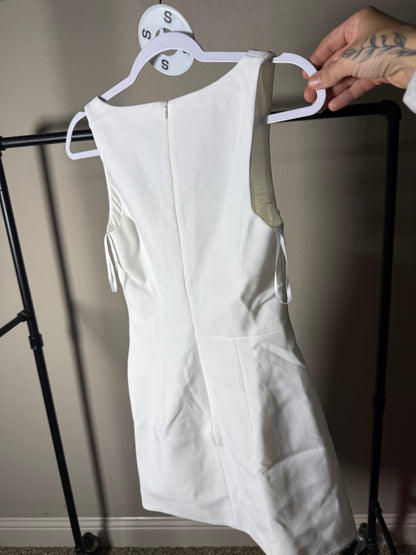 (Size S) Hello Molly White Engagement Photo Dress