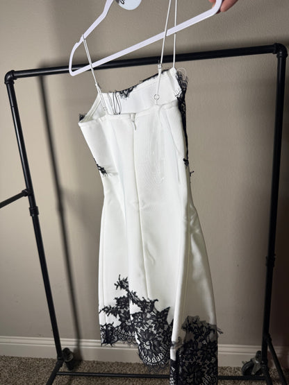 (Size S) Fashion Nova Lace Dress Brand New
